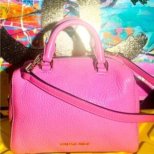 💛💕Michael Kors mini crossbody💕💛